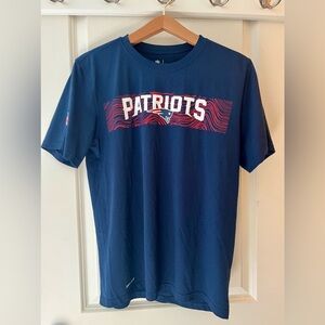 New England Patriots / Nike T Shirt / Size: Medium